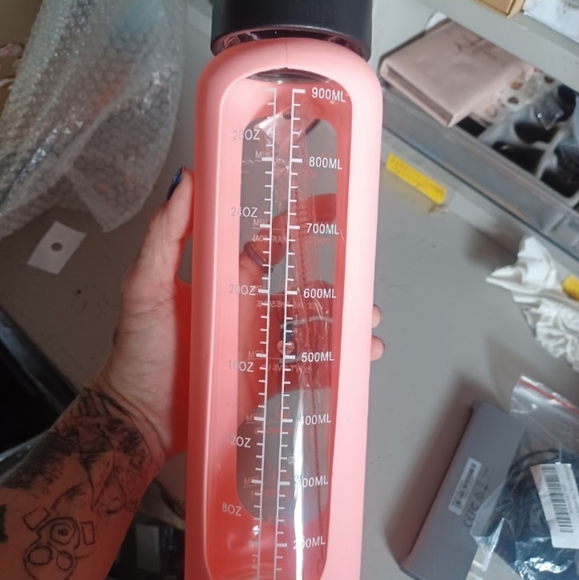 NEFEEKO INSPIRATIONAL QUOTE WATER JUG - Picture 4 of 6